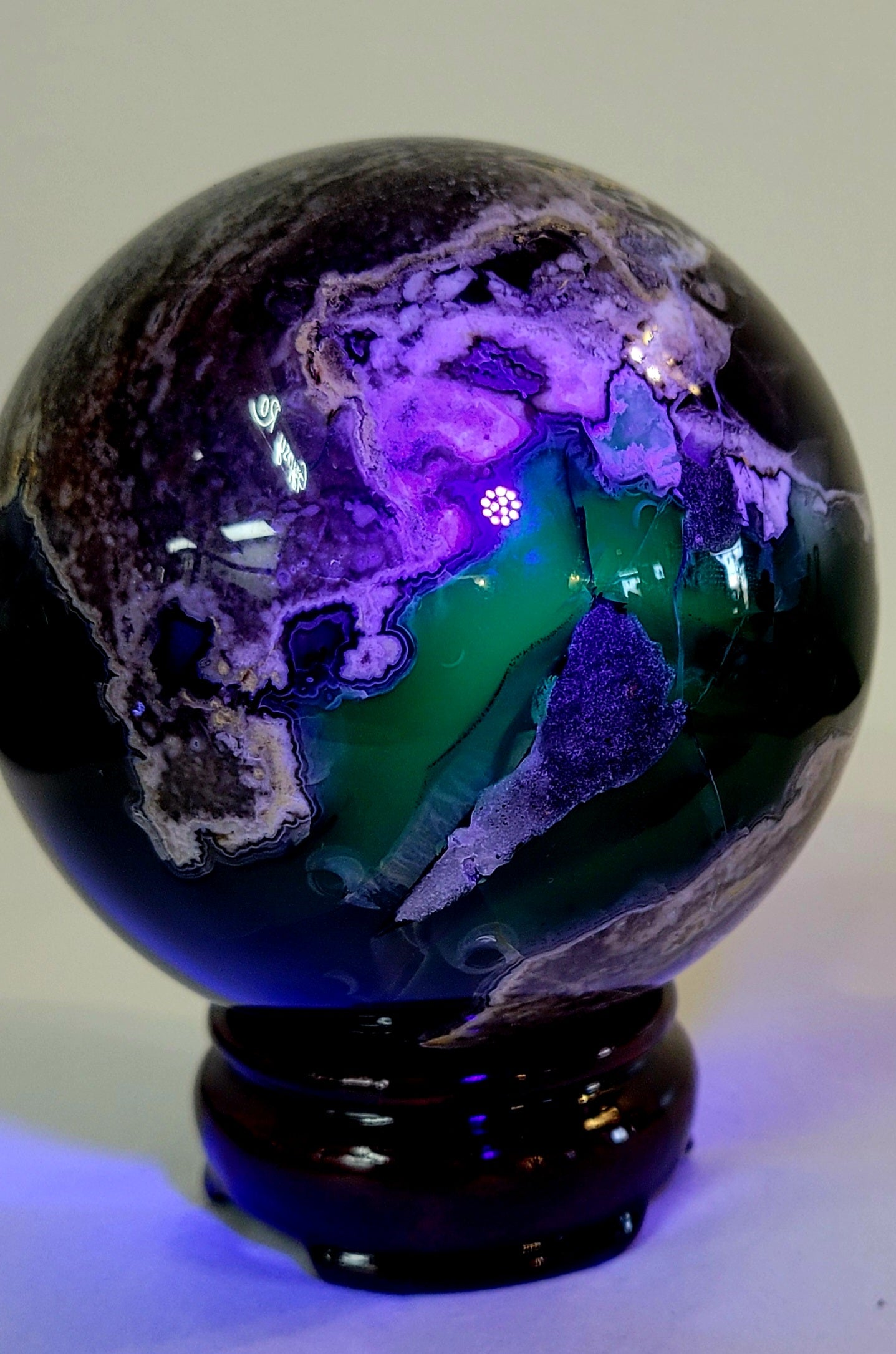 Volcano Agate Sphere (UV reactive)