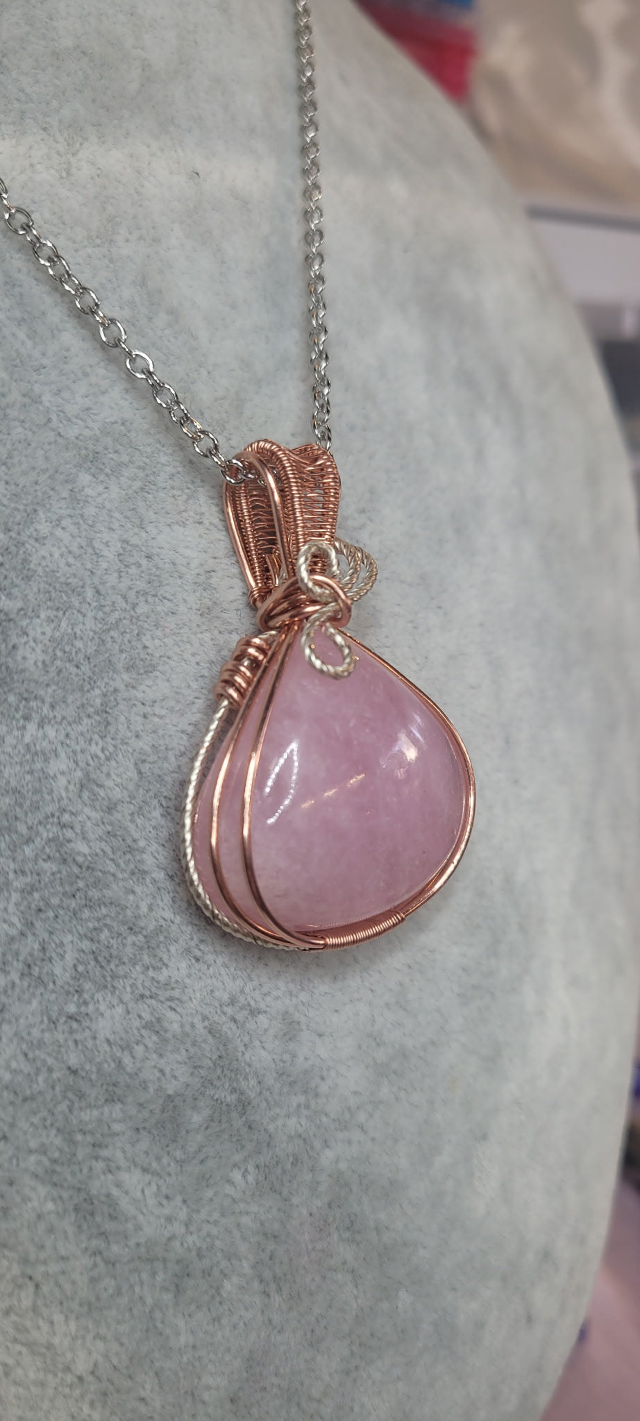 Morganite pendant
Hand wrapped in Copper & Silver Plated Copper