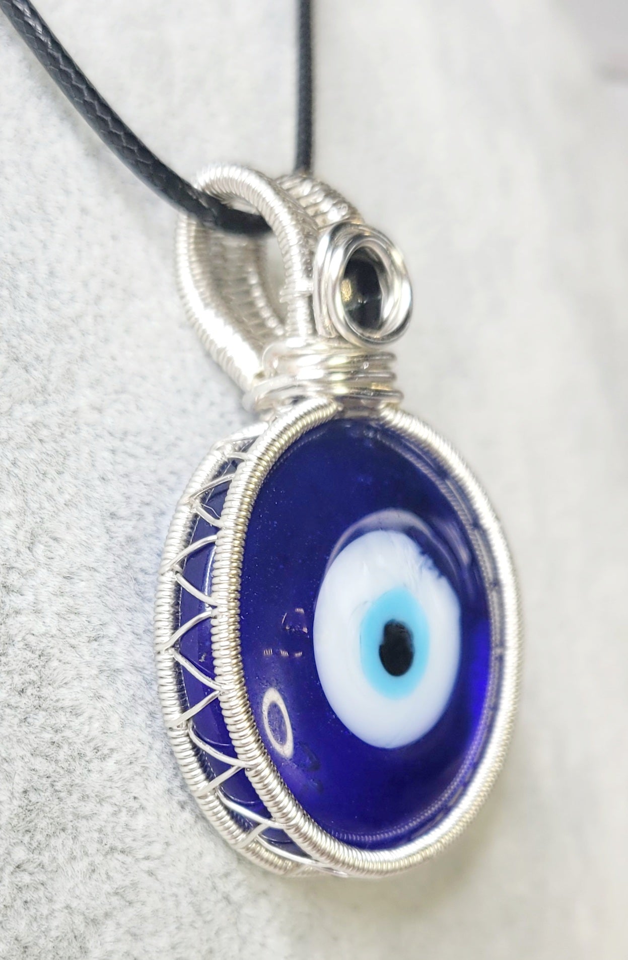 All seeing Eye
Hand wrapped in Silver Plated Copper