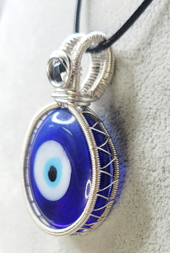 All seeing Eye
Hand wrapped in Silver Plated Copper