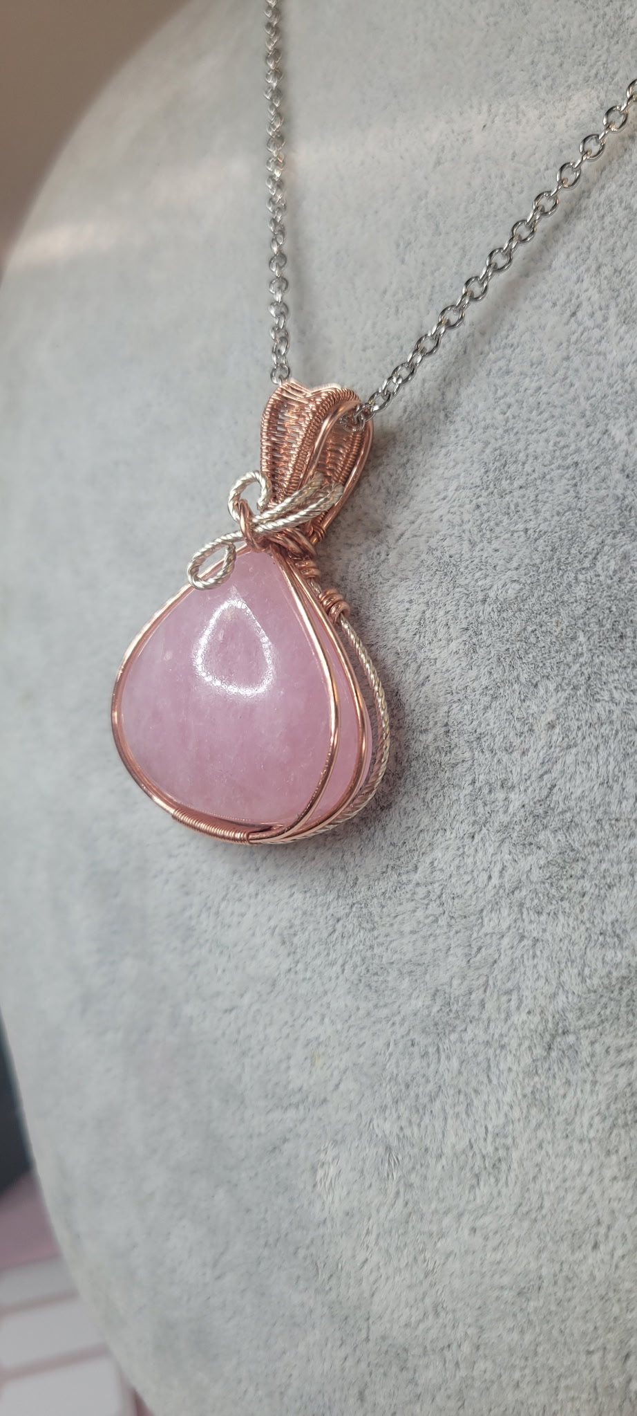 Morganite pendant
Hand wrapped in Copper & Silver Plated Copper