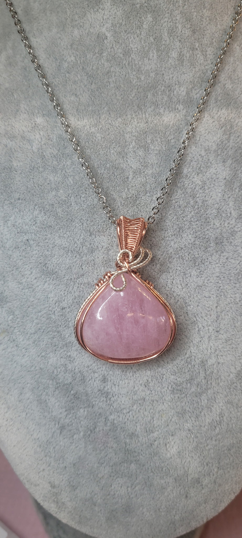 Morganite pendant
Hand wrapped in Copper & Silver Plated Copper